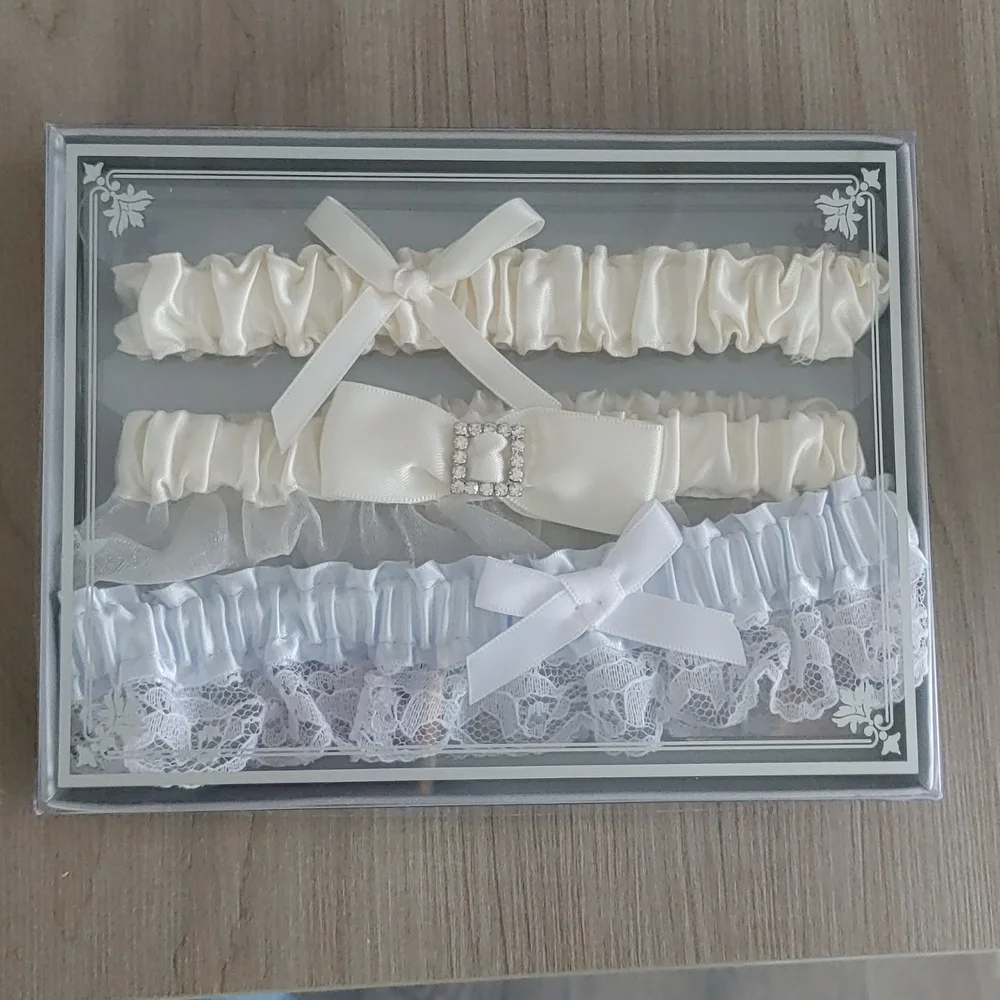 Bridal accessories - Picture 3 of 4